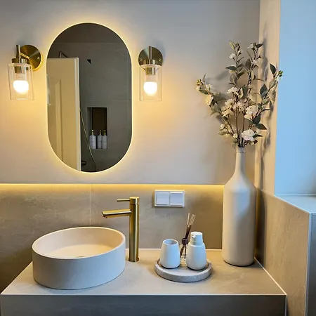 Rebgold - Luxury Living By Lisa