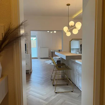 Rebgold - Luxury Living By Lisa Apartment